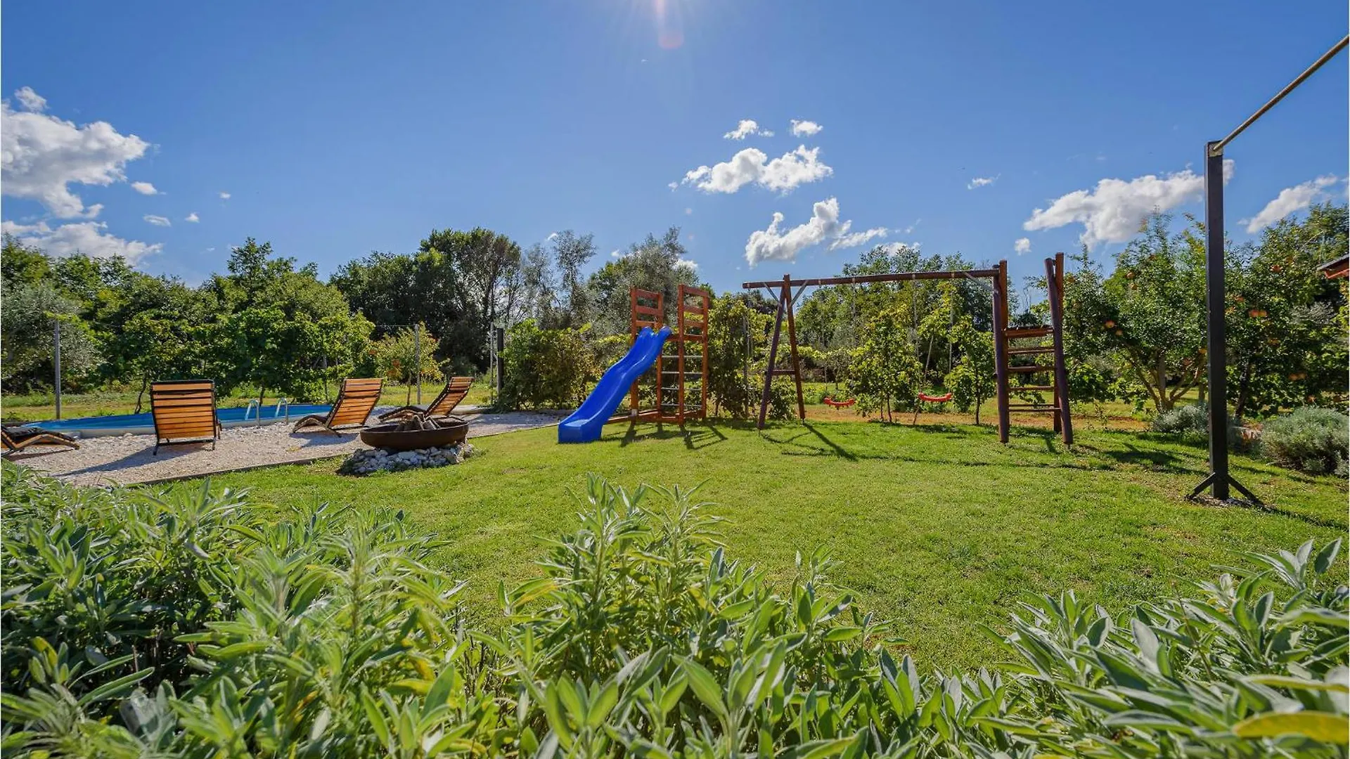 Tatil Evi 2 Bedroom Awesome Home In Pula Hırvatistan
